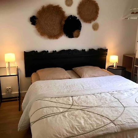 Studio Au Centre Ville De Конкарно Екстер'єр фото